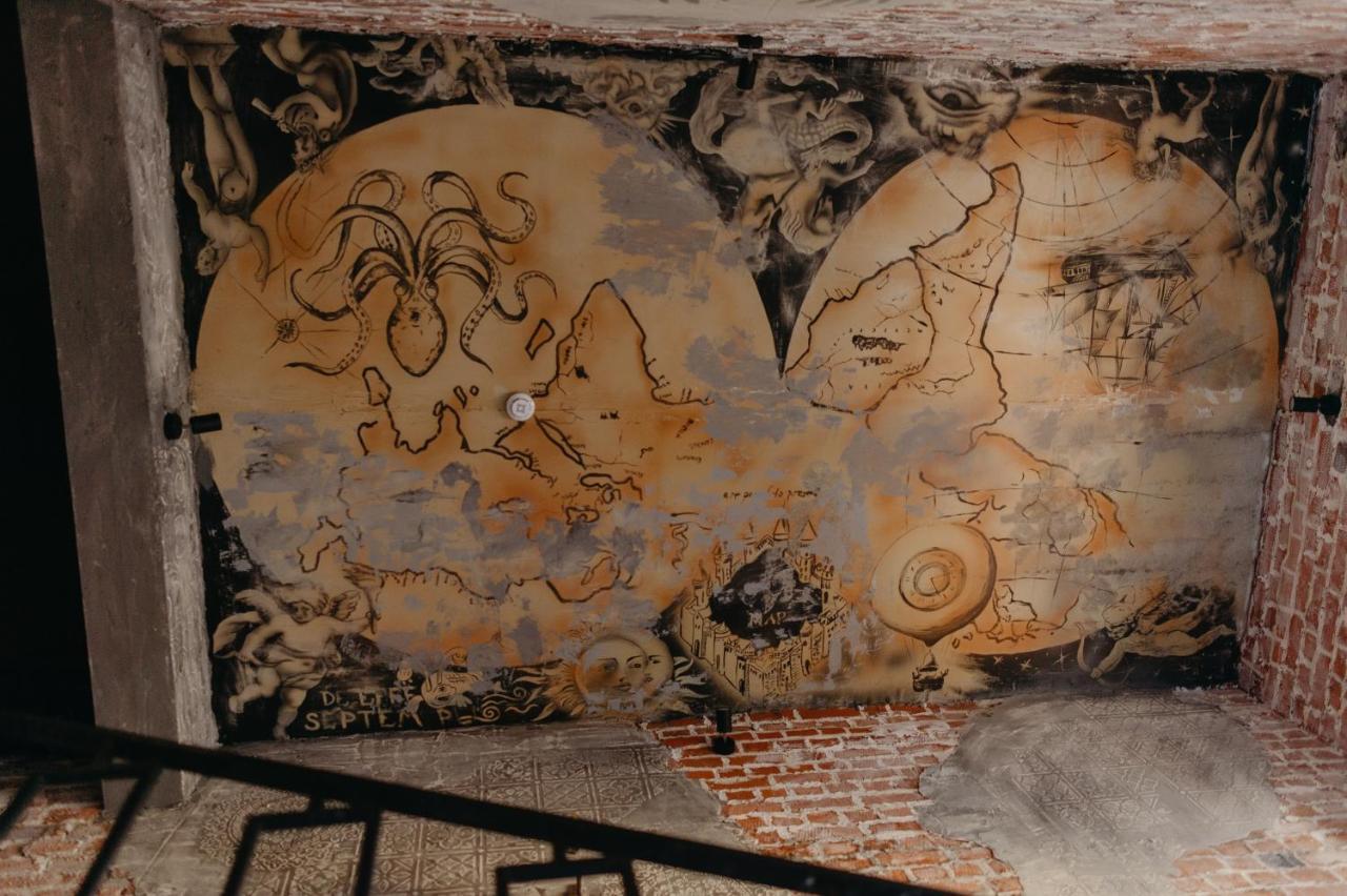 Hotel Dynasty カームヤネツィ・ポジーリシクィイ エクステリア 写真